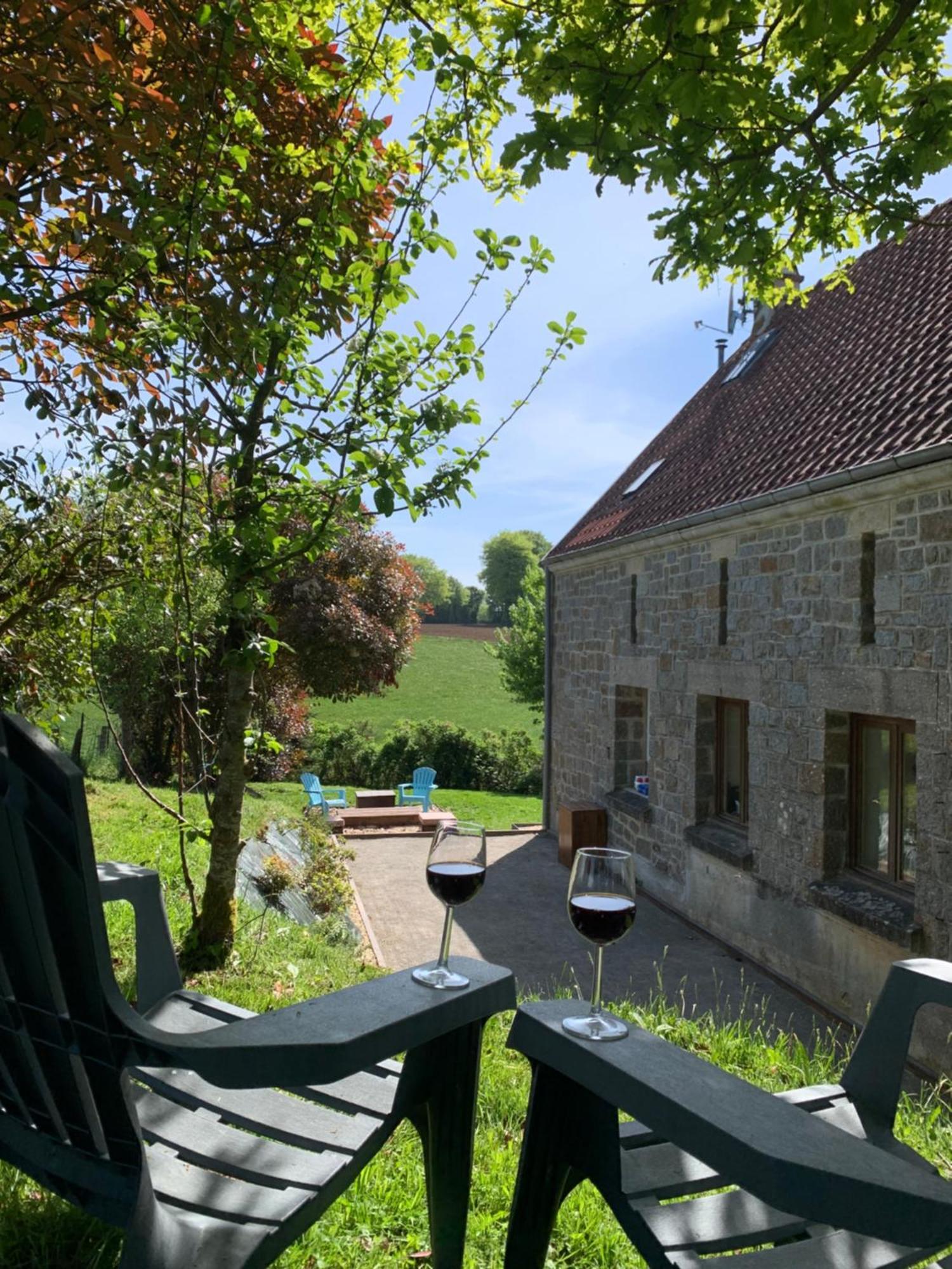 Des Pommiers Avec Terrain De Petanque Le Fresne-Poret